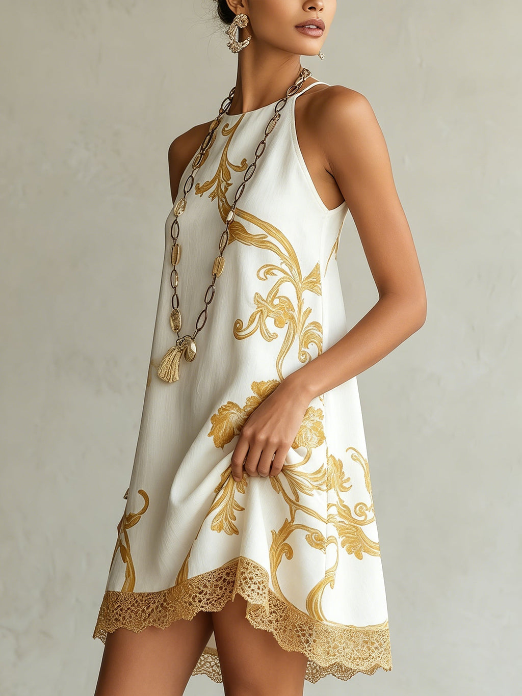 Héloïse | Mini-Kleid aus weißer Spitze mit goldenen Akzenten