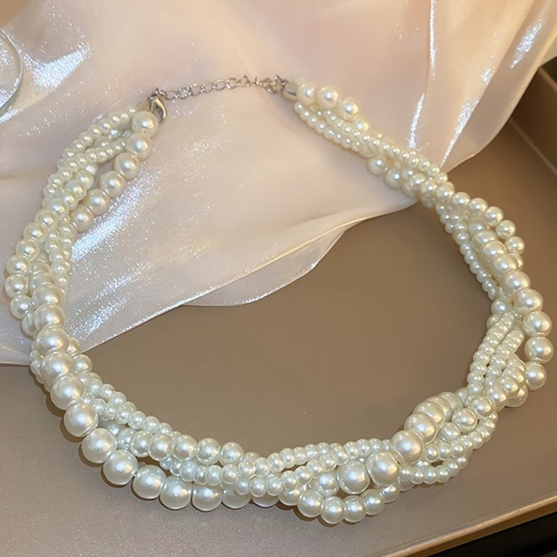 Elegante Statement Perlen-Halskette