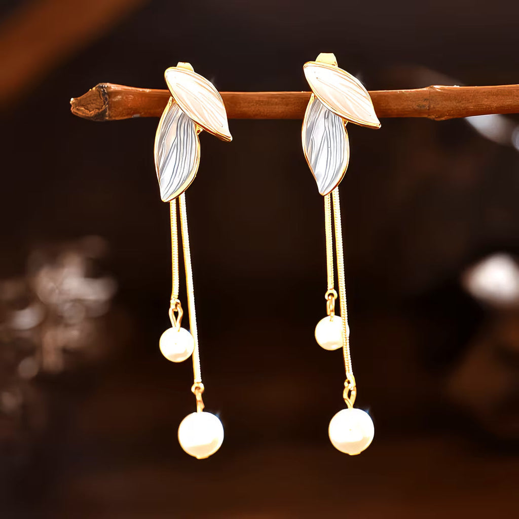 Lange Perlen-Blatt-Ohrringe