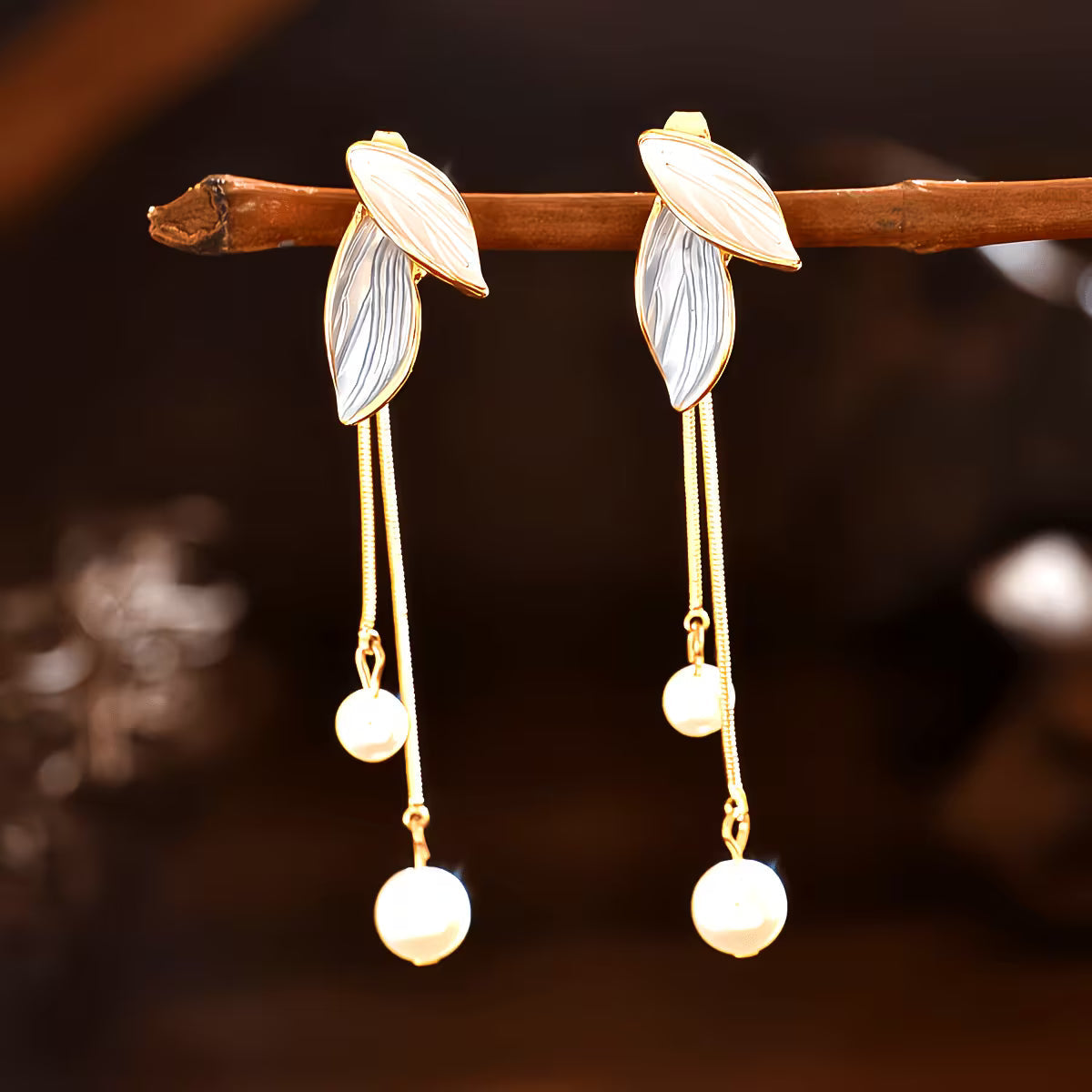 Lange Perlen-Blatt-Ohrringe