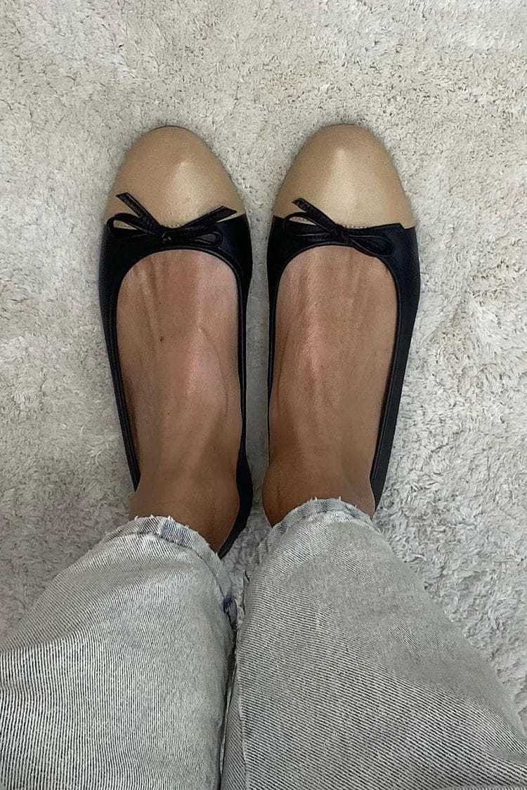 Schwarze Farbblock-Ballerinas mit runder Spitze und Schleife