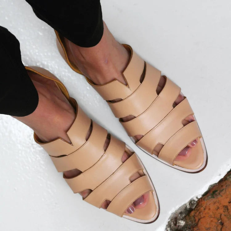Spitz zulaufende Cut-out Ballerinas im lässigen Slip-On-Stil