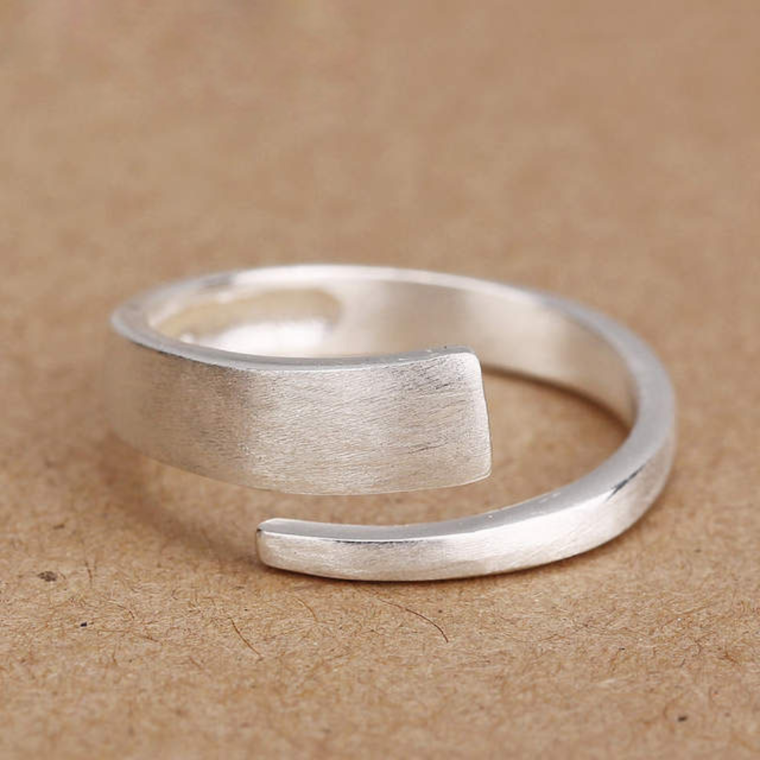 Verstellbarer eleganter Ring aus 925er Silber