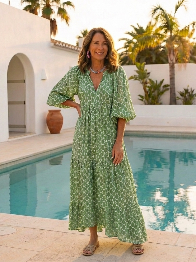 Apolline | Robe midi à motifs avec décolleté en V et manches trois-quarts