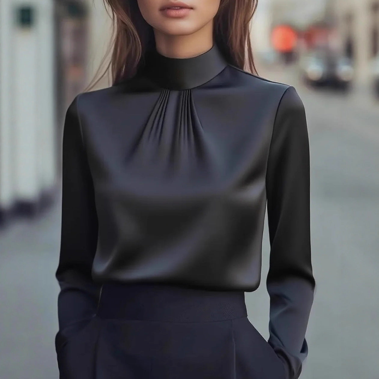 Isabelle Luxe satijnen damesblouse met hoge kraag