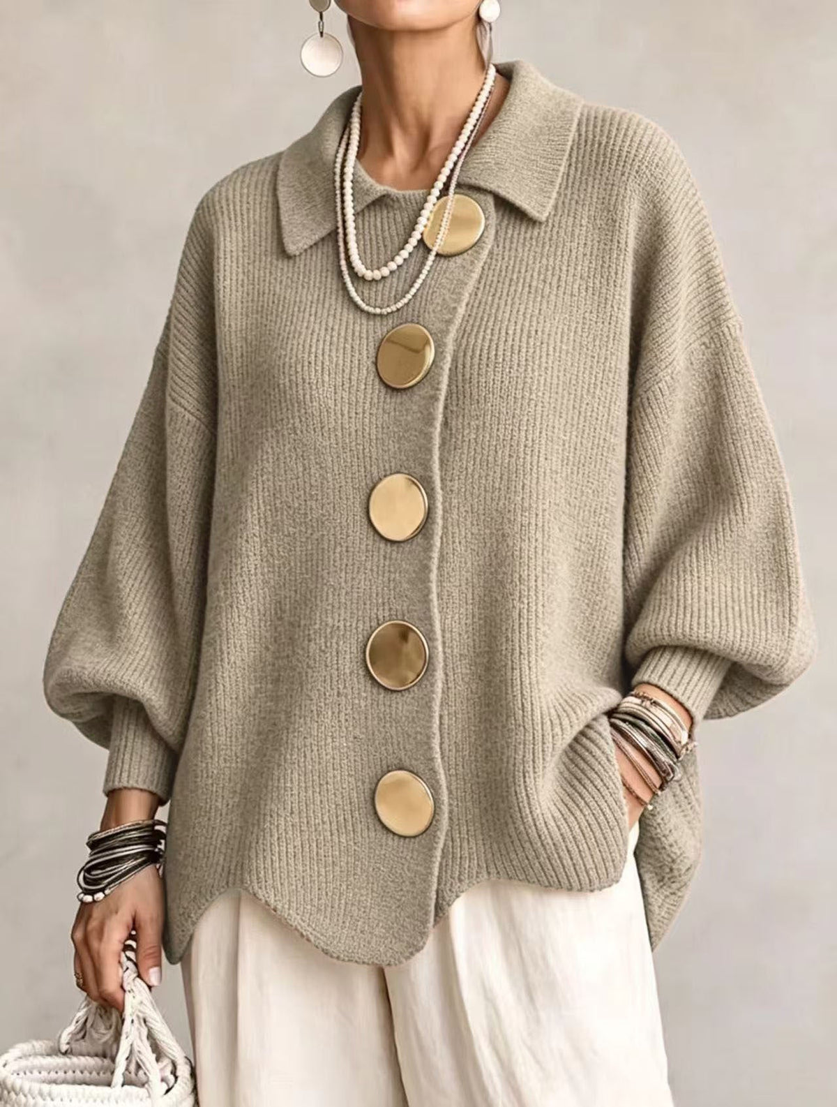 Victoire | Cardigan oversize avec boutons dorés imposants