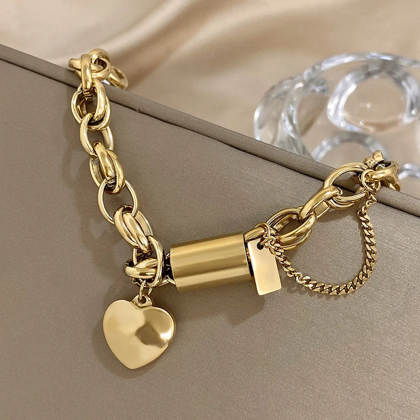 Charm-Armband mit goldenem Herz