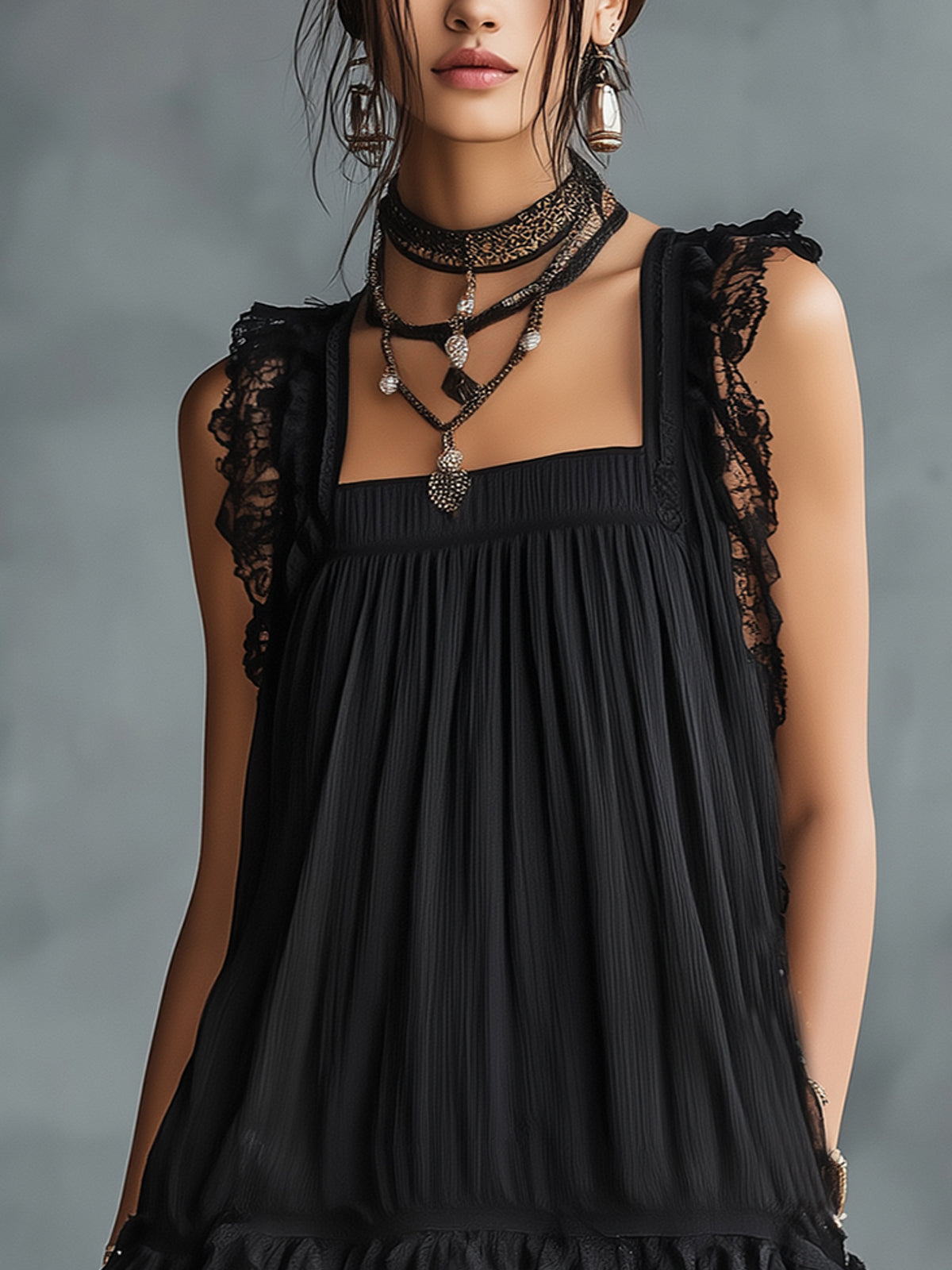 Pauline | Mini-Transparente Kleid mit Punkten, Rüschen und schwarzem Spitzenbesatz