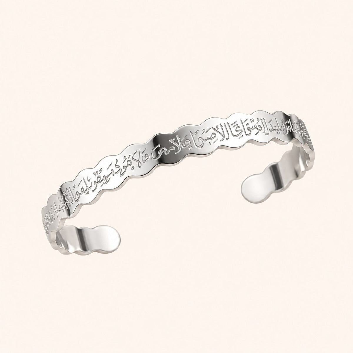 Nerelina™ - Elegantes Armband mit kalligrafischem Design